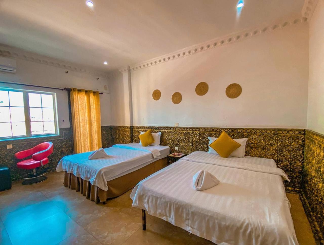 Le Casablanca Hotel Phnom Penh Esterno foto