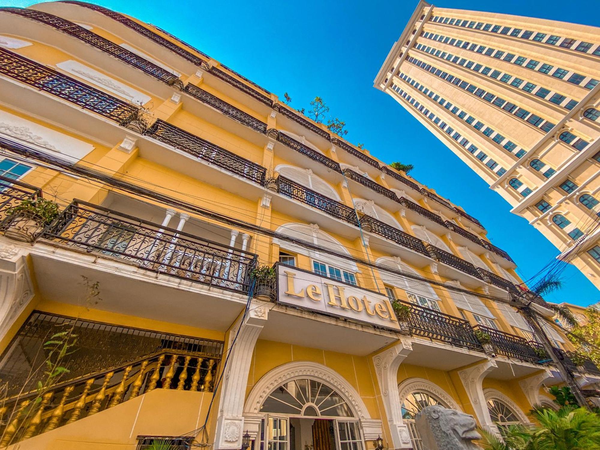 Le Casablanca Hotel Phnom Penh Esterno foto